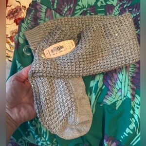 NWT XS/small Victorias Secret Cozy Knit Gray Socks with sequin detail